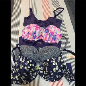 Lot of 32D victoria secret bras
